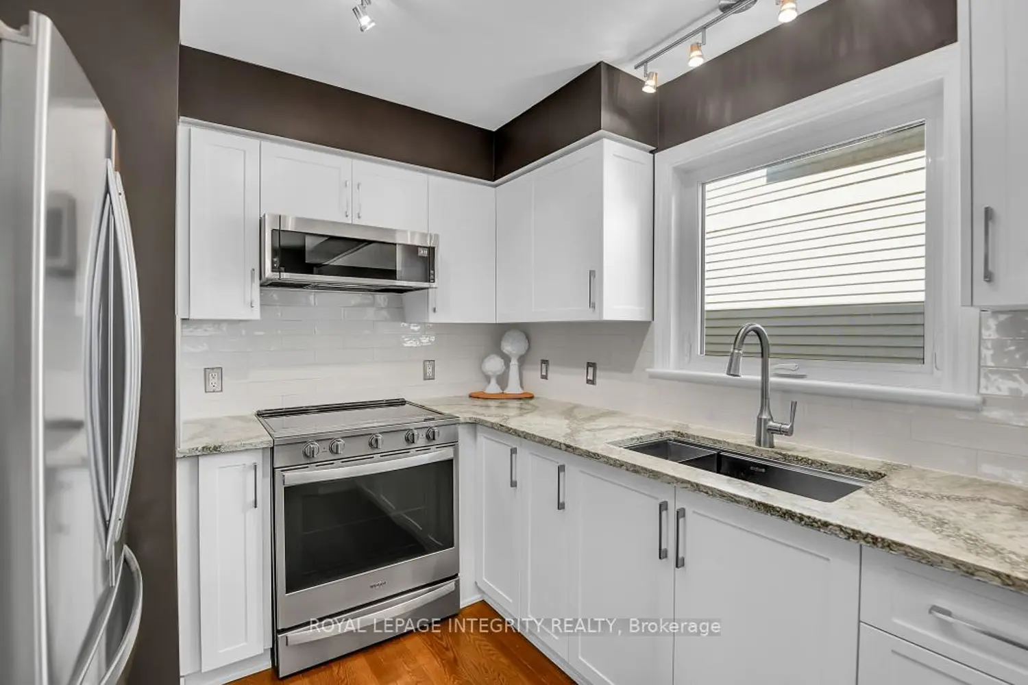 97 Grenadier Way photo 5