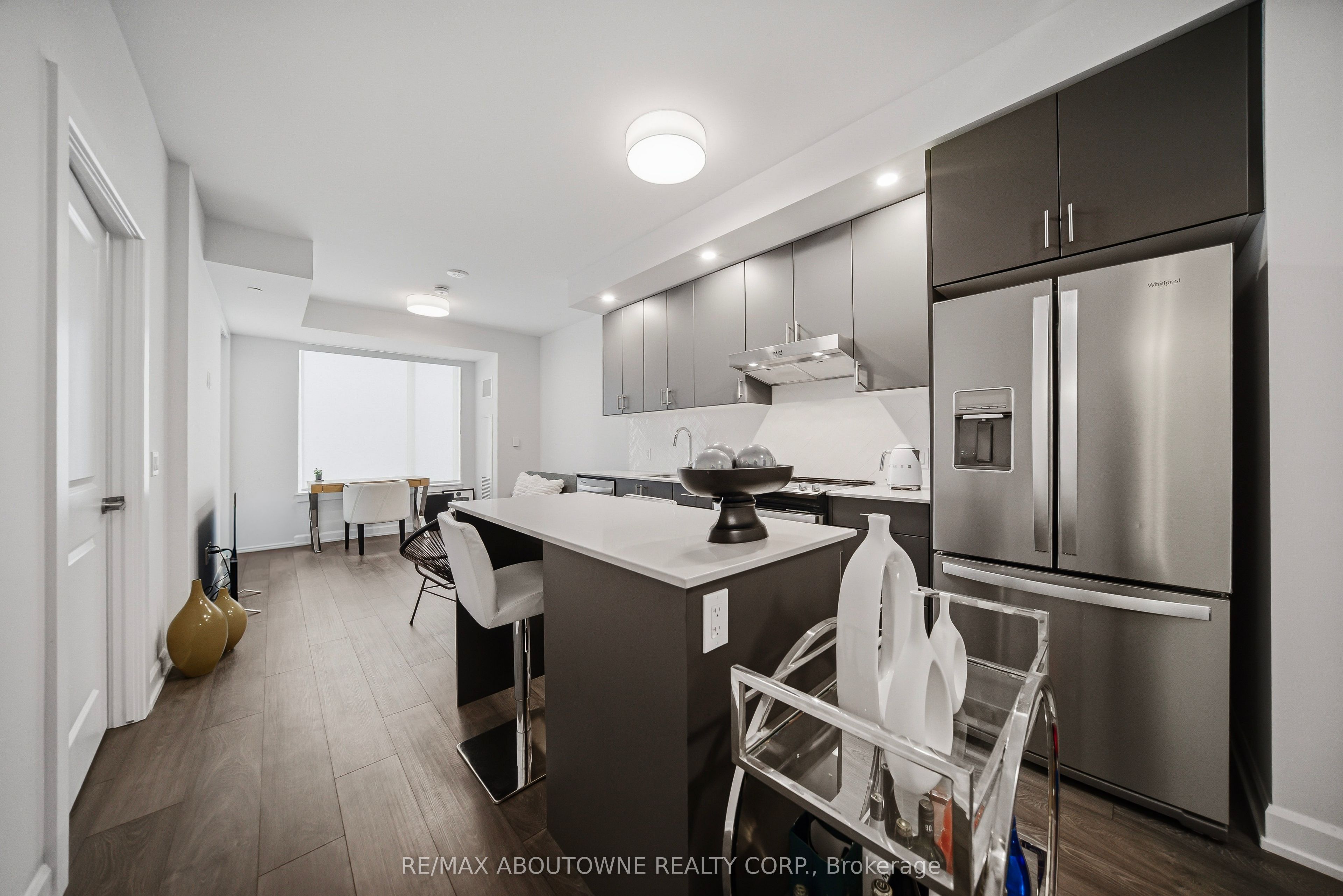 Additional image 4 of 1602-3220 William Coltson Avenue, Oakville, ON, L6H 7W6
