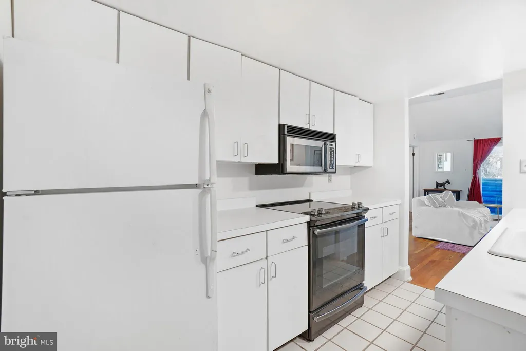Additional image 6 of 301 G Street NE Unit 32, Washington, DC 20002