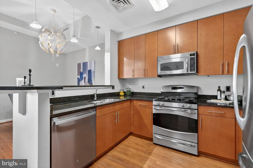 Additional image 4 of 1390 Kenyon Street NW Unit 813, Washington, DC 20010
