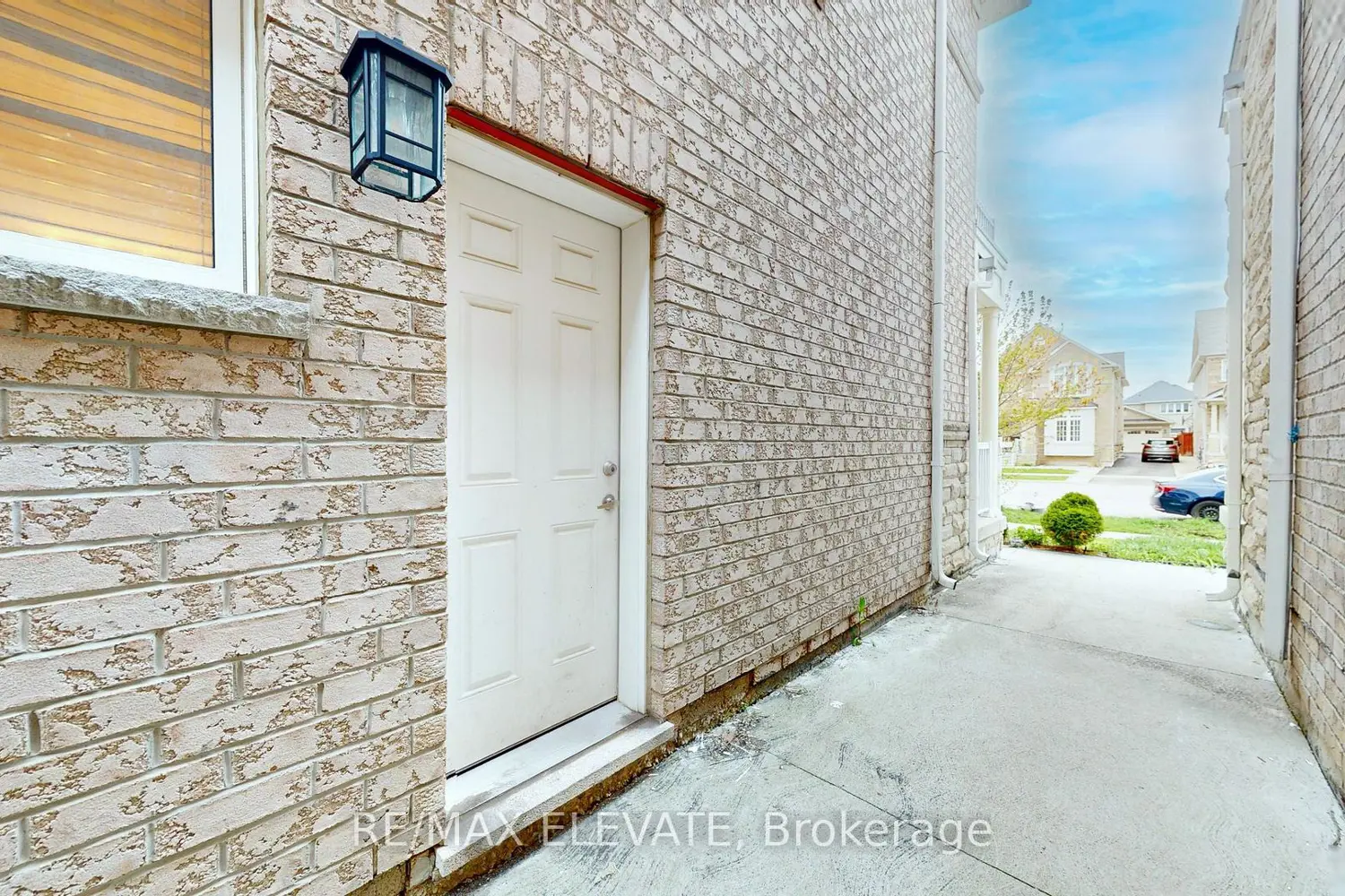 Additional image 20 of 45 Castle Oaks Cross