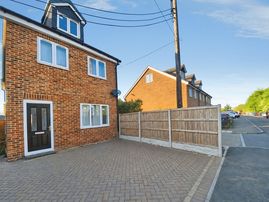 4 bed detached house for saleChurch Road, Murston, Sittingbourne, Kent ME10