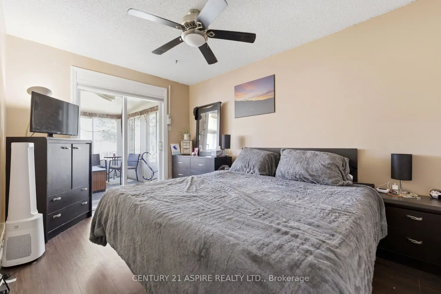 Additional image 9 of 93 Frontenac Crescent