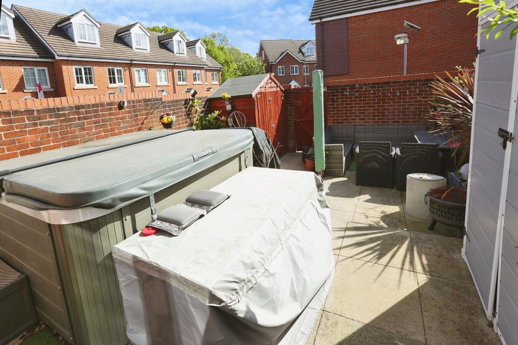 Additional image 26 of 5 bed semi-detached house for saleWatson Court, Hedge End, Southampton SO30