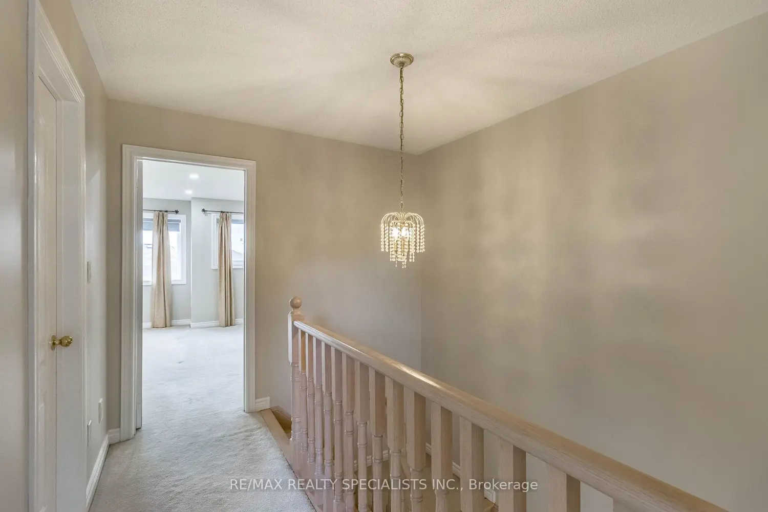 Additional image 8 of 2115 Pinevalley Crescent