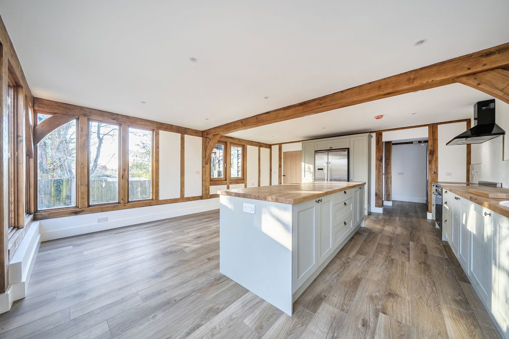 4 bed detached house for saleThorne Road, Minster, Ramsgate CT12 photo 4