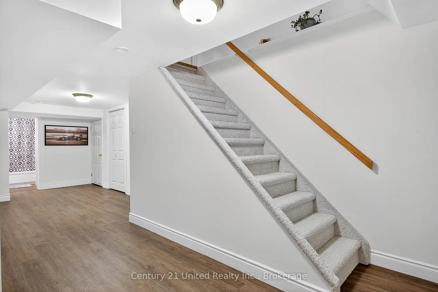 Additional image 11 of 1309 Scollard Drive