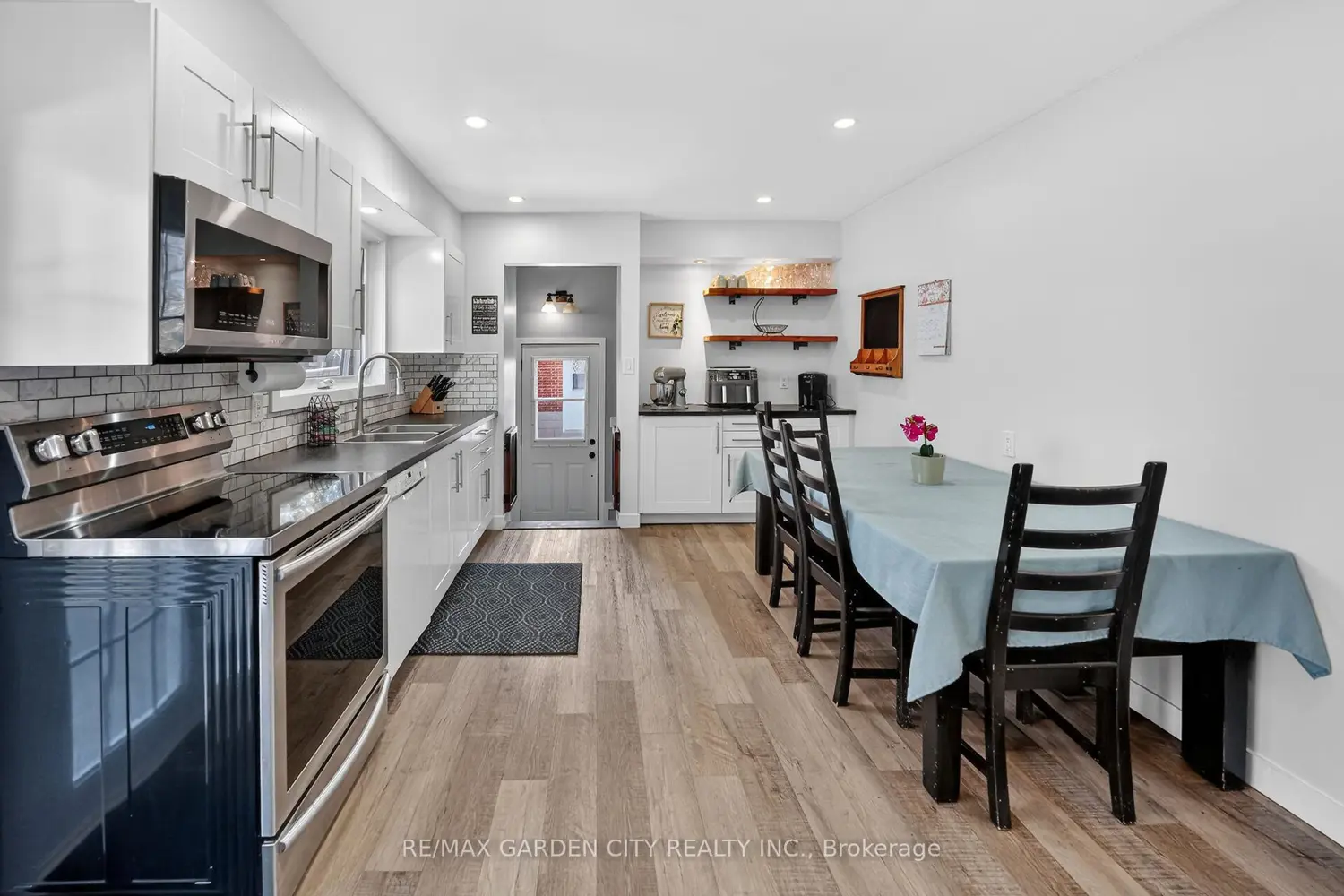 127 Ayr Street photo 3