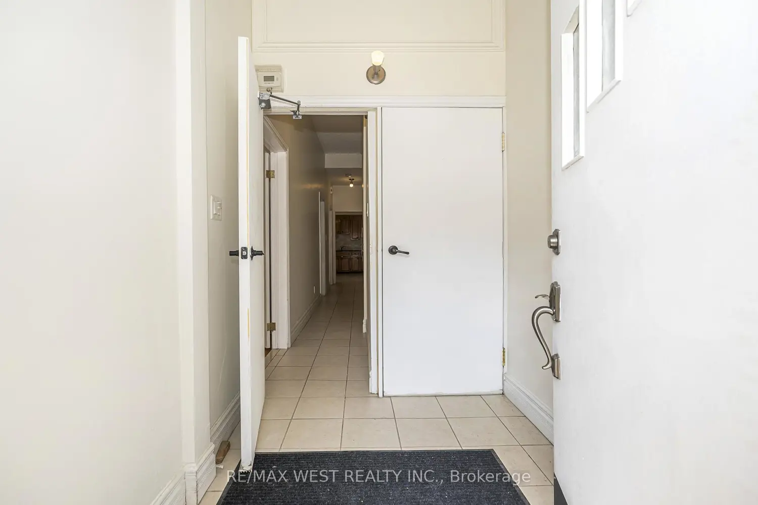 404 Manning Avenue photo 3