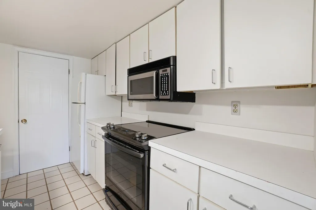 Additional image 8 of 301 G Street NE Unit 32, Washington, DC 20002