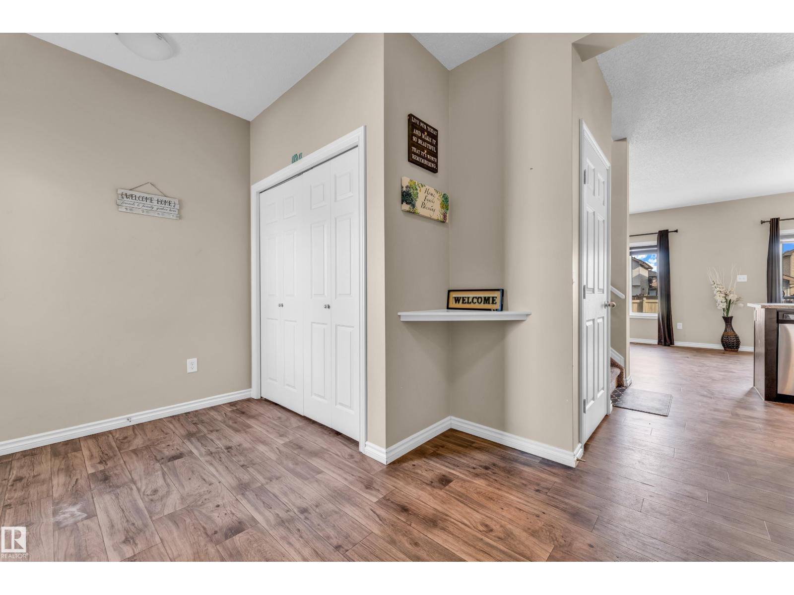 Additional image 6 of 2526 19a Avenue NW, Edmonton, AB, T6T2E1