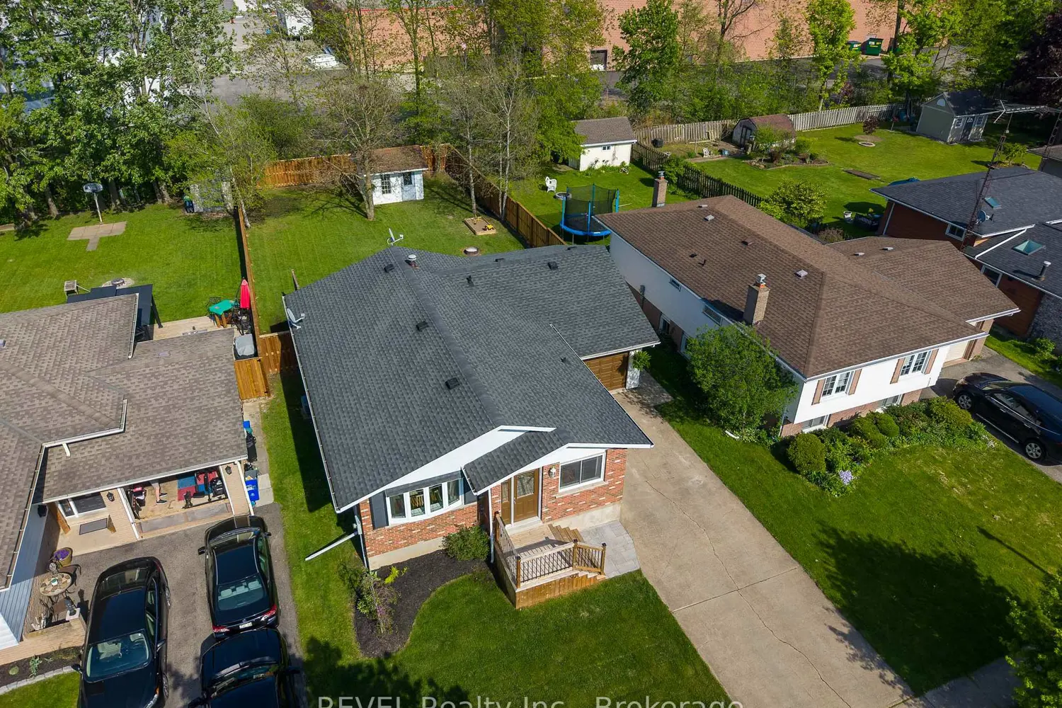 Additional image 3 of 92 Royal Oak Drive