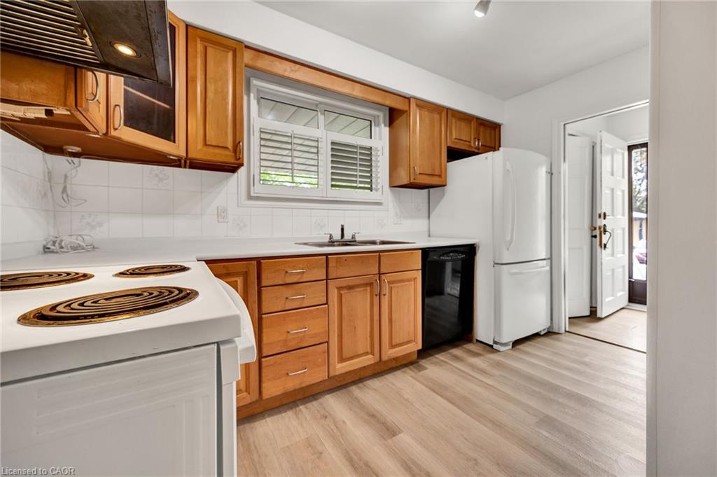 Additional image 4 of Upper-514 Fallingbrook Drive, Waterloo, ON, N2L 4N3