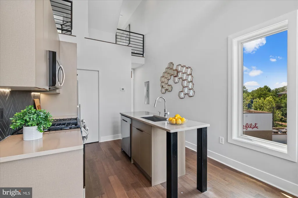 Additional image 11 of 1417 Maryland Avenue NE Unit 3, Washington, DC 20002