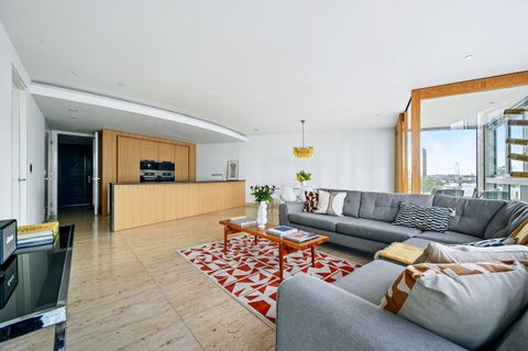 St George Wharf, London SW8