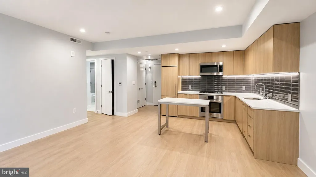 Additional image 3 of 1224 M Street NW Unit T-03, Washington, DC 20005