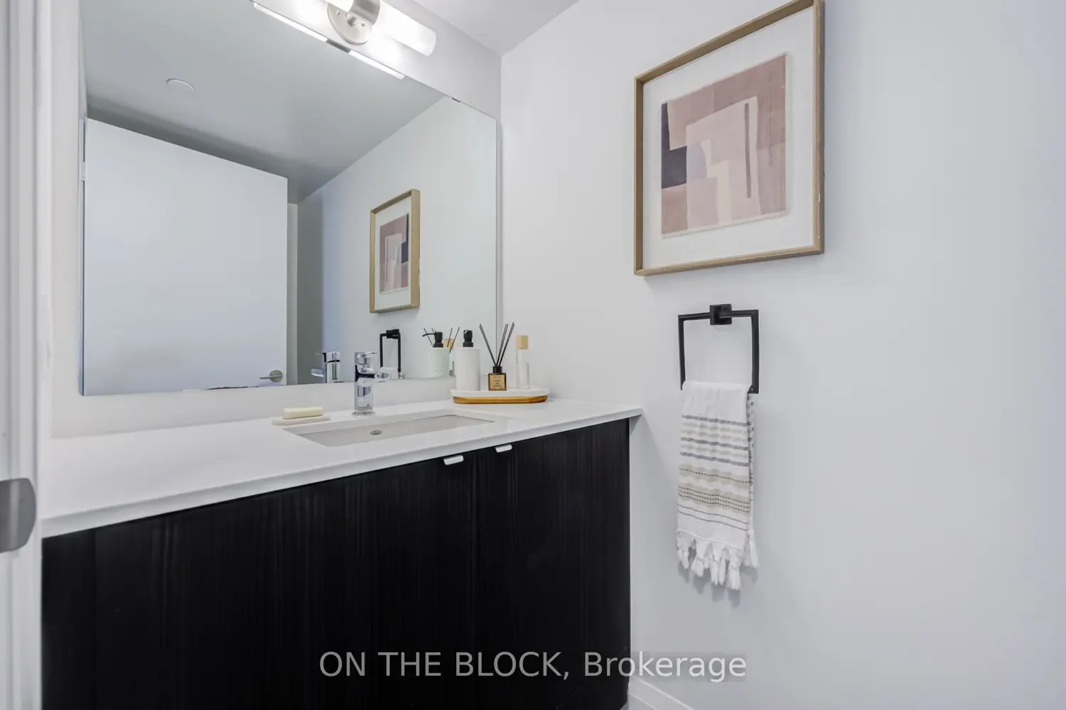 1461 Lawrence Avenue 810 photo 5