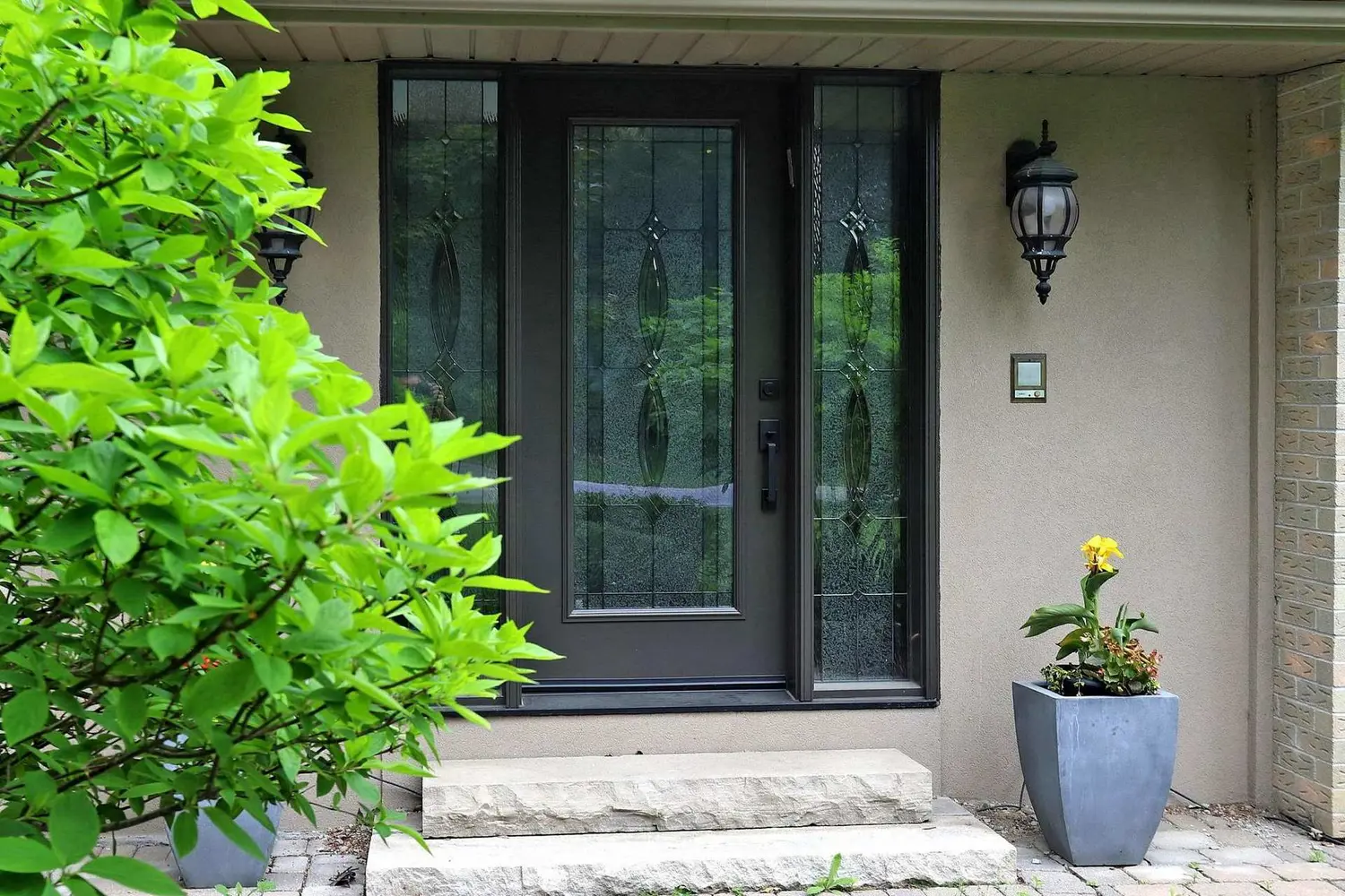 544 Woodland Acres Crescent