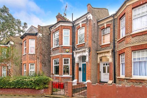Alcester Crescent, London E5