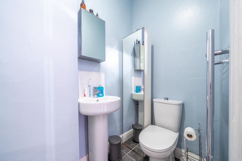Additional image 14 of 4 bed semi-detached house for saleHardwick Grove, West Bridgford NG2
