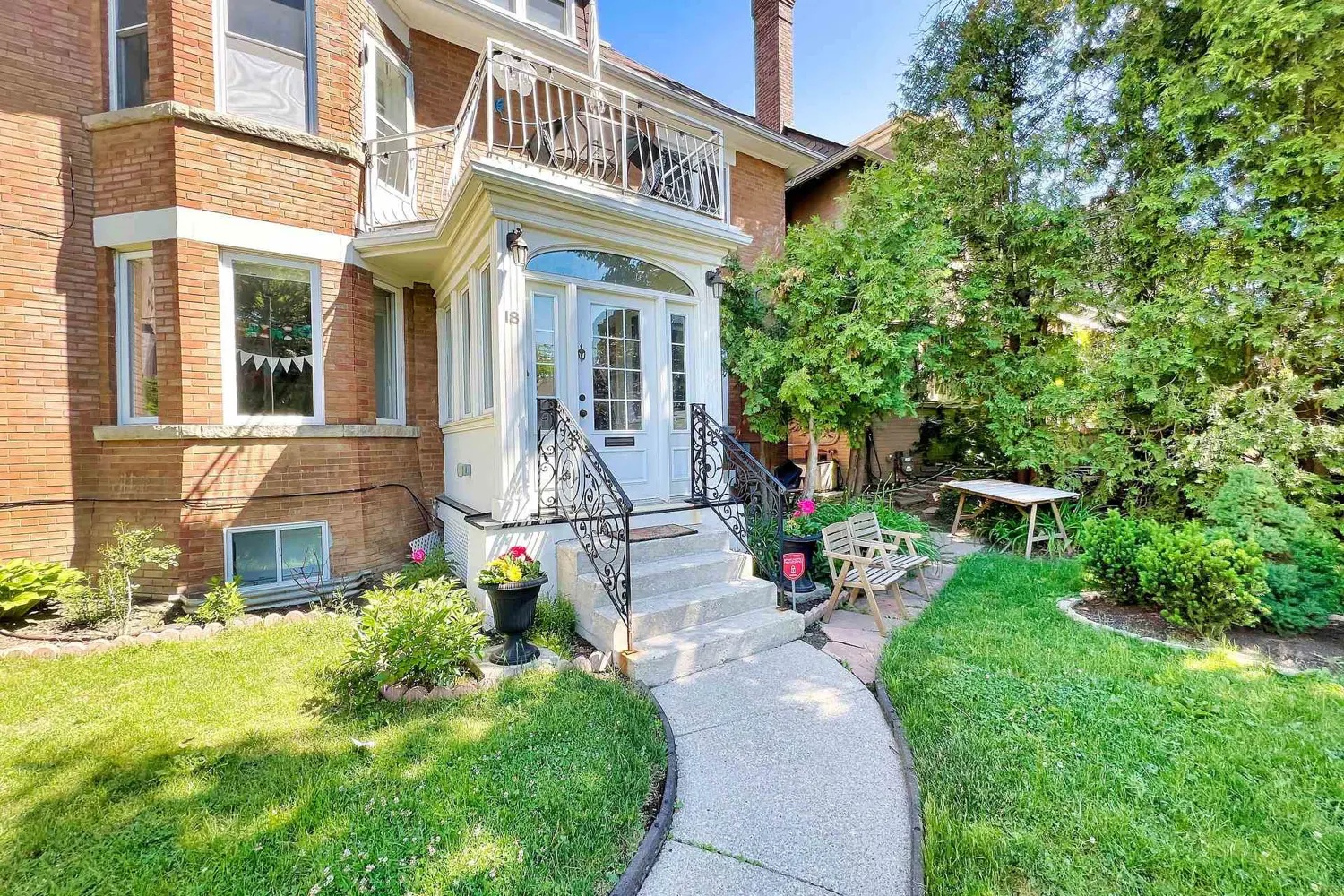 18 Shorncliffe Avenue photo 3