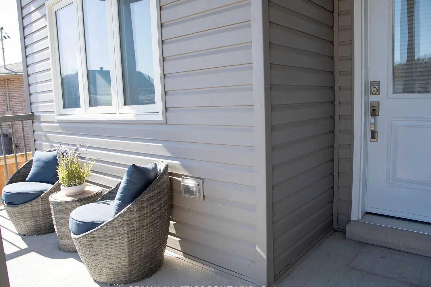 8 Georgina Street photo 4