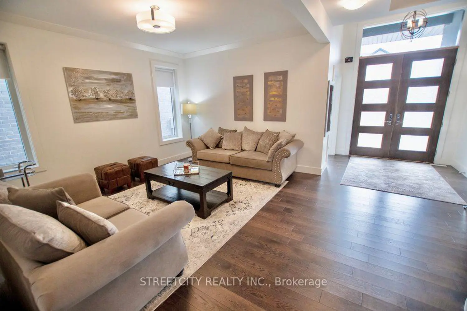 1345 Dyer Crescent