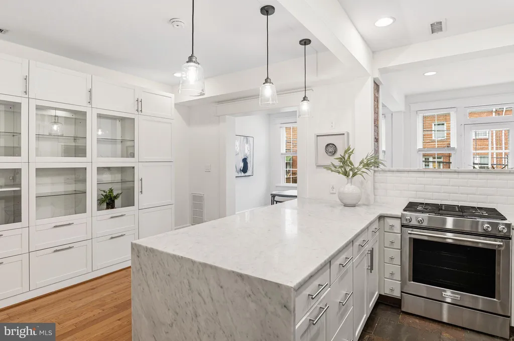 Additional image 8 of 2442 39th Street NW, Washington, DC 20007
