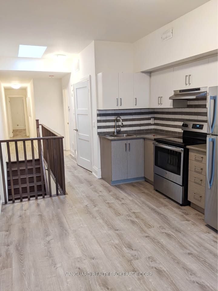 Additional image 3 of 3rd Floor-984 Dovercourt Road, Toronto, ON, M6H 2X5