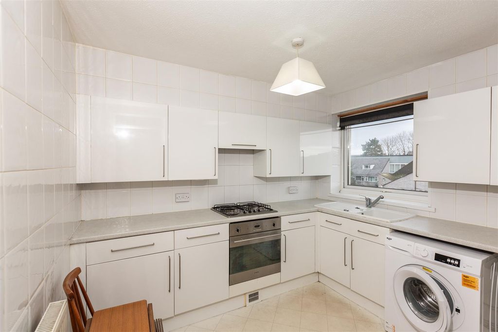 Additional image 2 of 2 bed maisonette for salePentregethin Road, Cwmbwrla, Swansea SA5