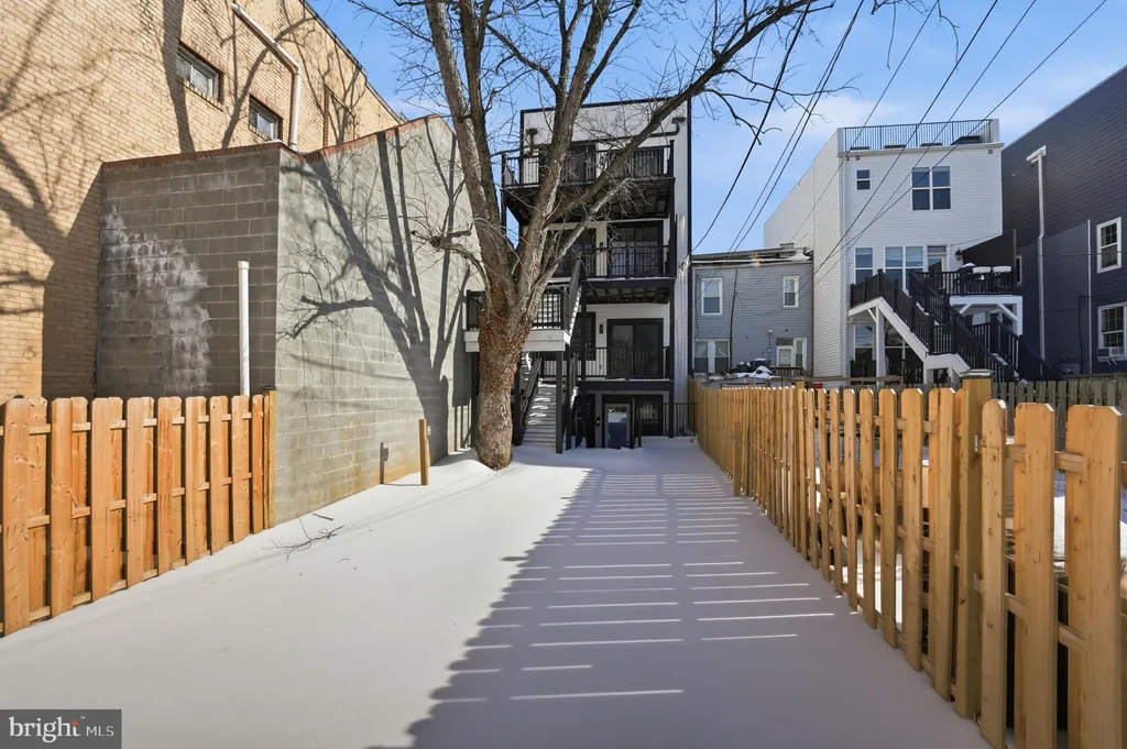 Additional image 6 of 3916 8th Street NW Unit B, Washington, DC 20011