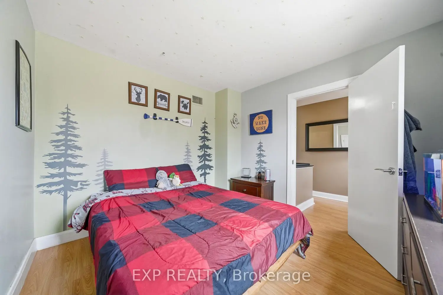 Additional image 9 of 10 Valleyview Crescent