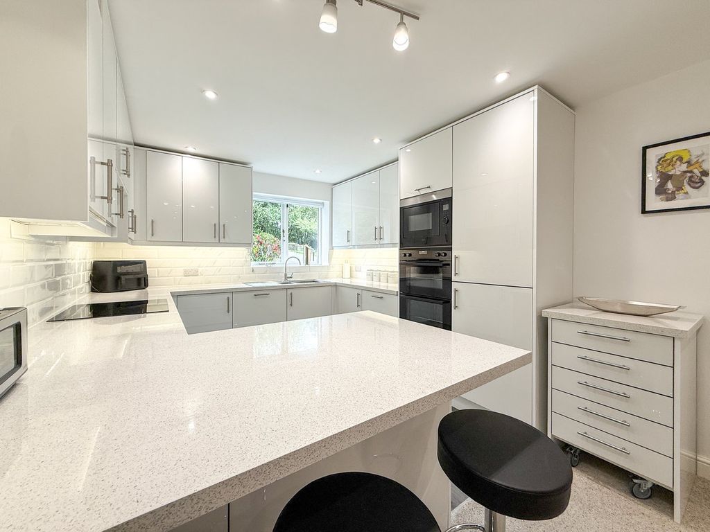 Additional image 4 of 5 bed detached house for saleHuddersfield Road, Holmfirth HD9