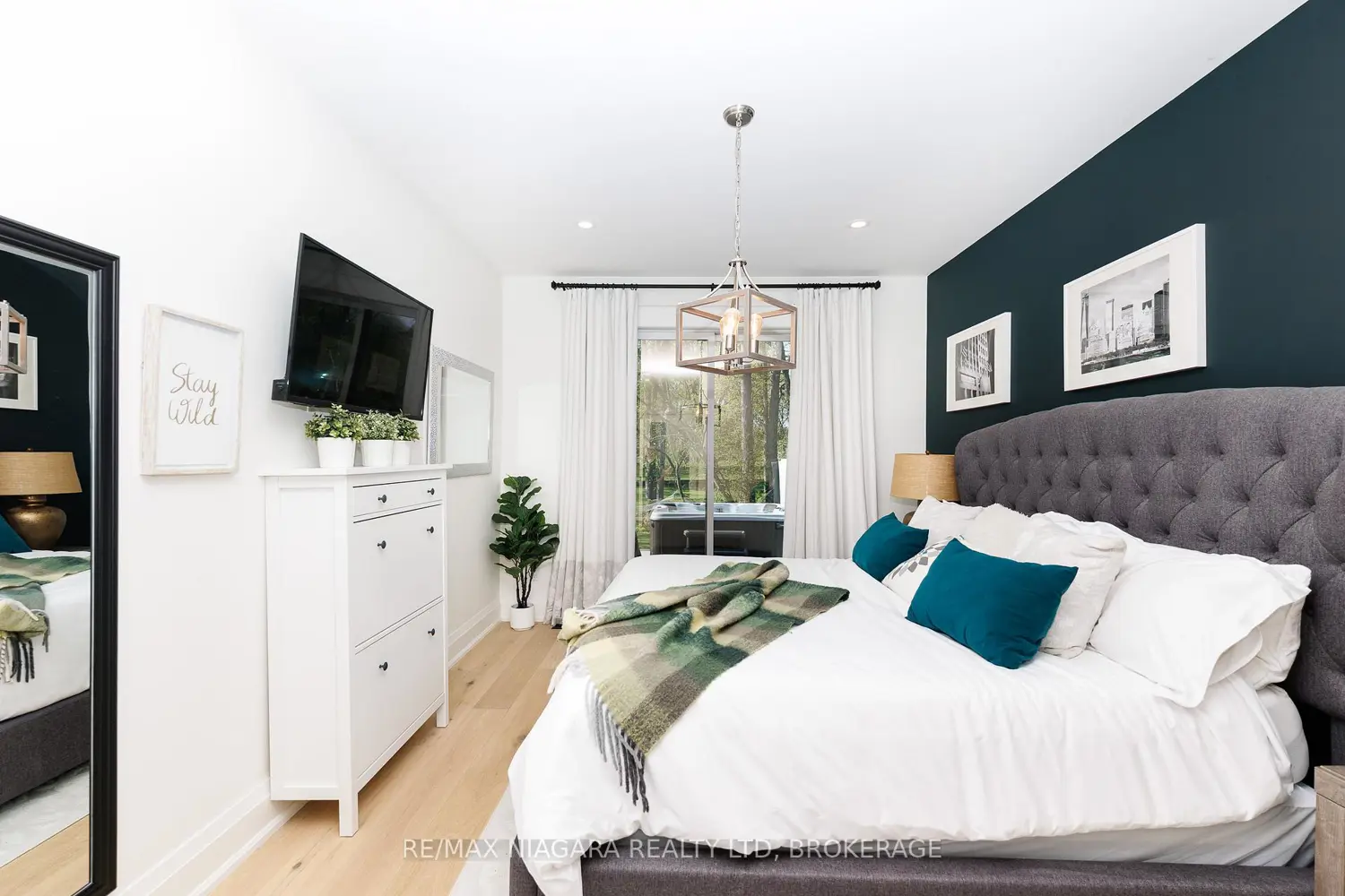Additional image 8 of 1595 Bertie Street