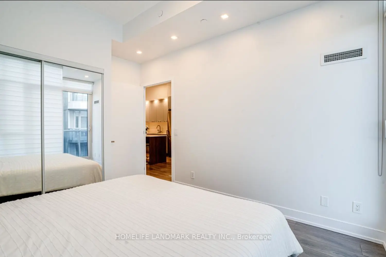 Additional image 12 of 9471 Yonge Street 745