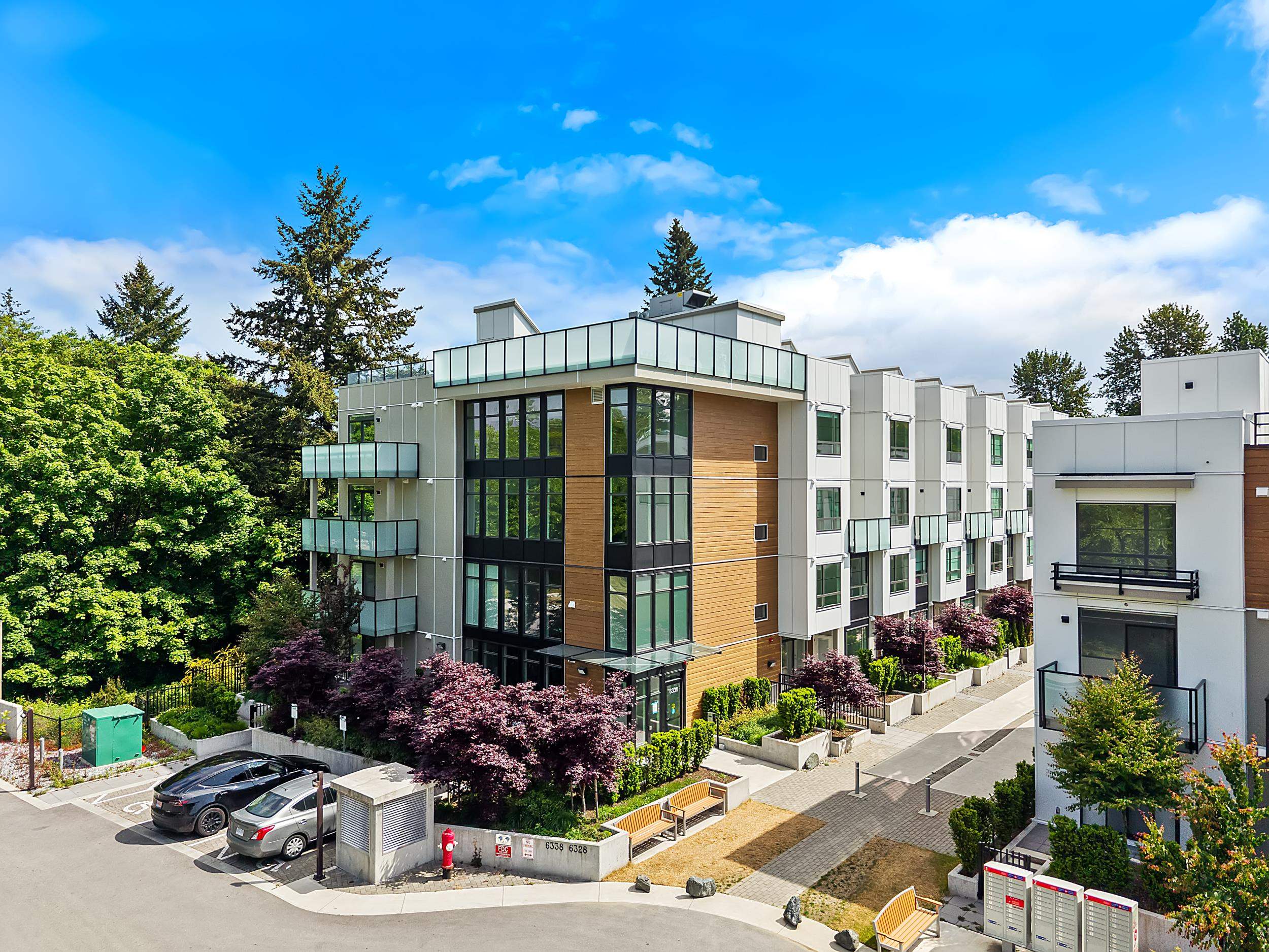 306-6338 King George Boulevard, Surrey, BC, V3X 1E9