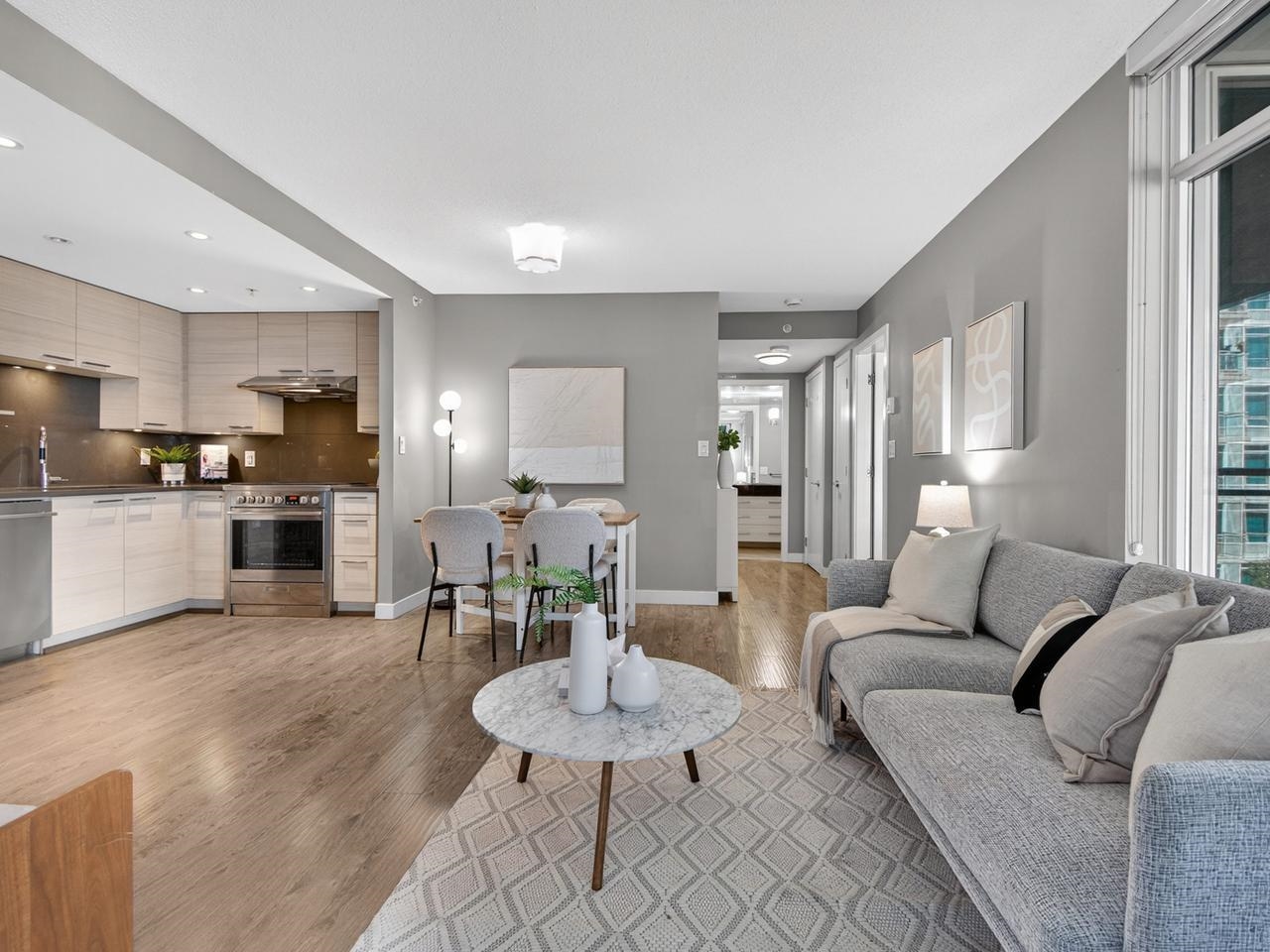 867-6288 No.3 Road, Richmond, BC, V6Y 0J4