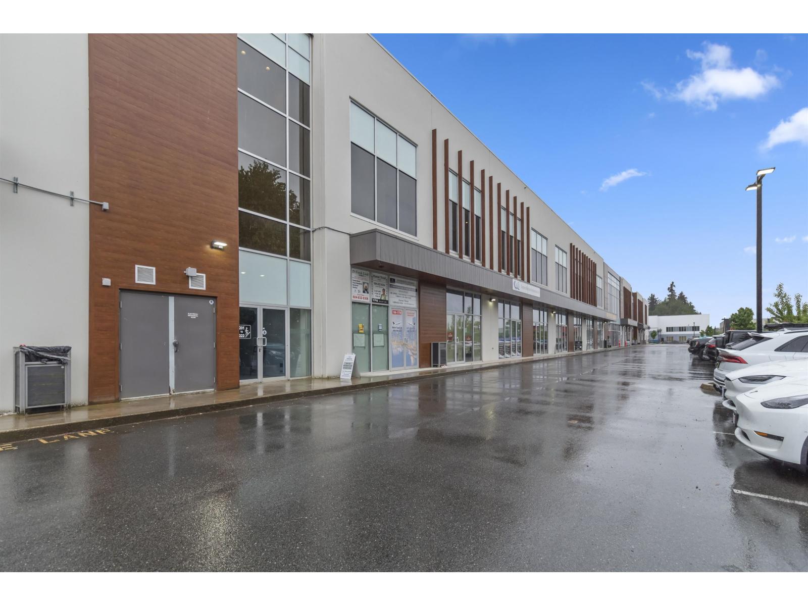 Additional image 3 of 220-1779 Clearbrook Road, Abbotsford, BC, V2T5X5