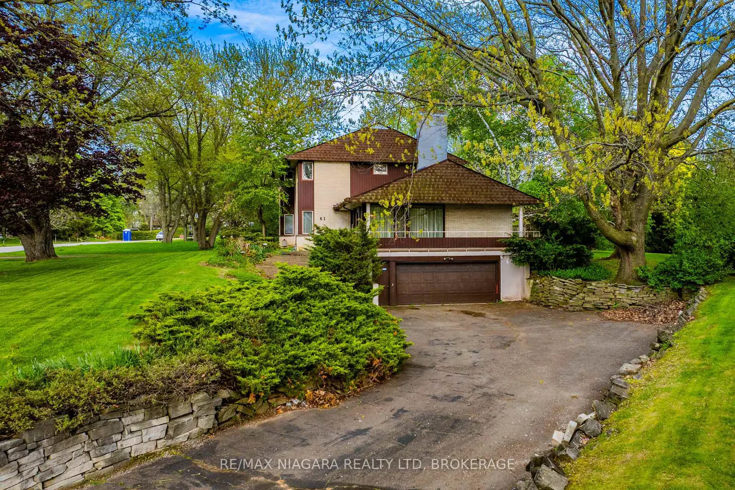61 Melrose Drive photo 3