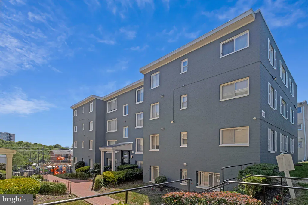 717 Brandywine Street SE Unit 202, Washington, DC 20032