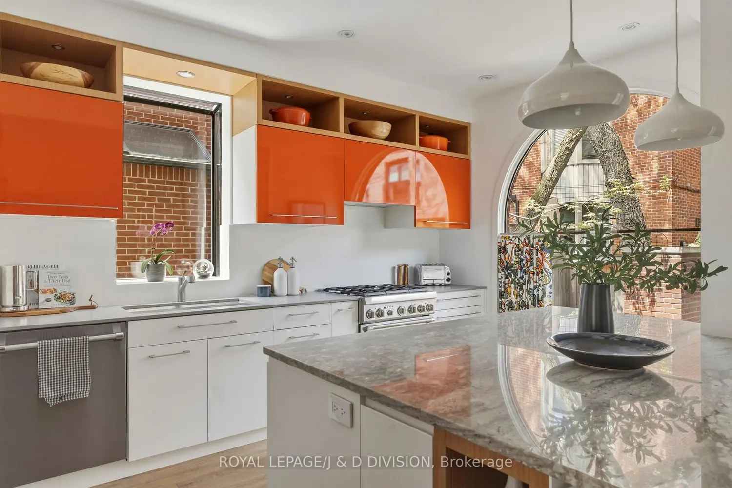 11C Tranby Avenue photo 5