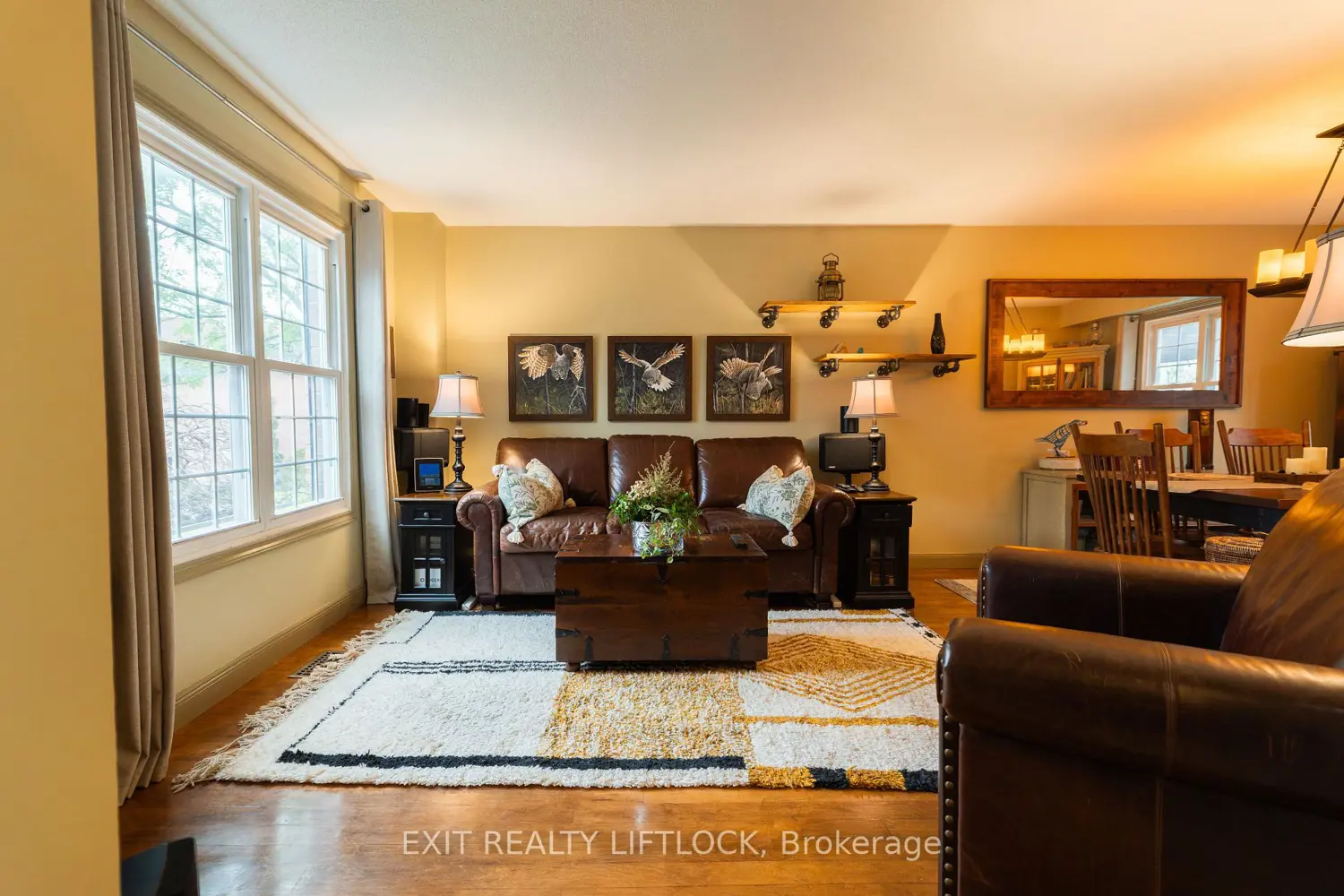 84 Hillhurst Crescent photo 2
