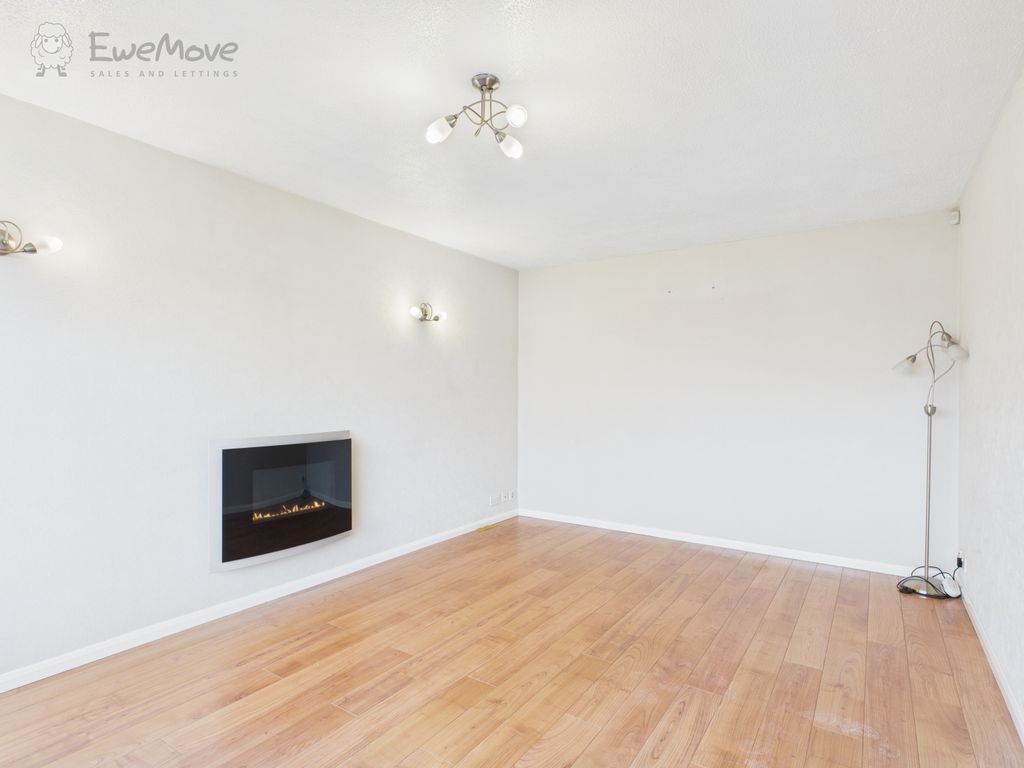 3 bed detached house for saleHarcourt Crescent, Nuthall, Nottingham, Nottinghamshire NG16 photo 5