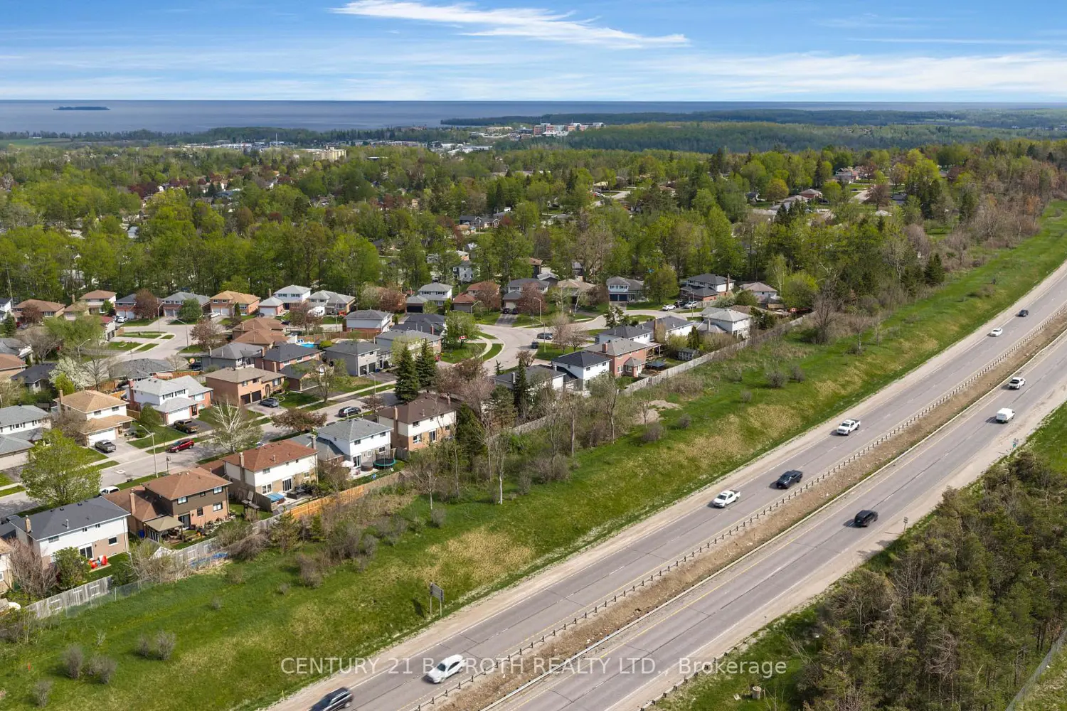 Additional image 18 of 37 Laurentian Lane