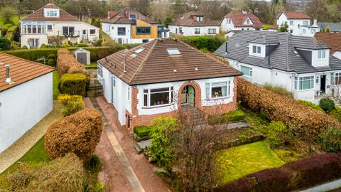 Dumgoyne Drive, Bearsden G61