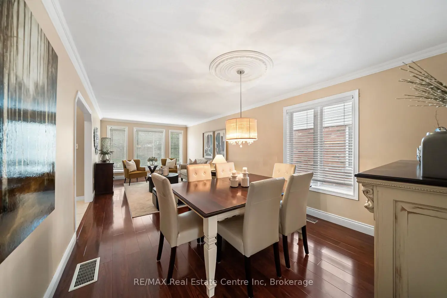 6 Jean Anderson Crescent photo 2