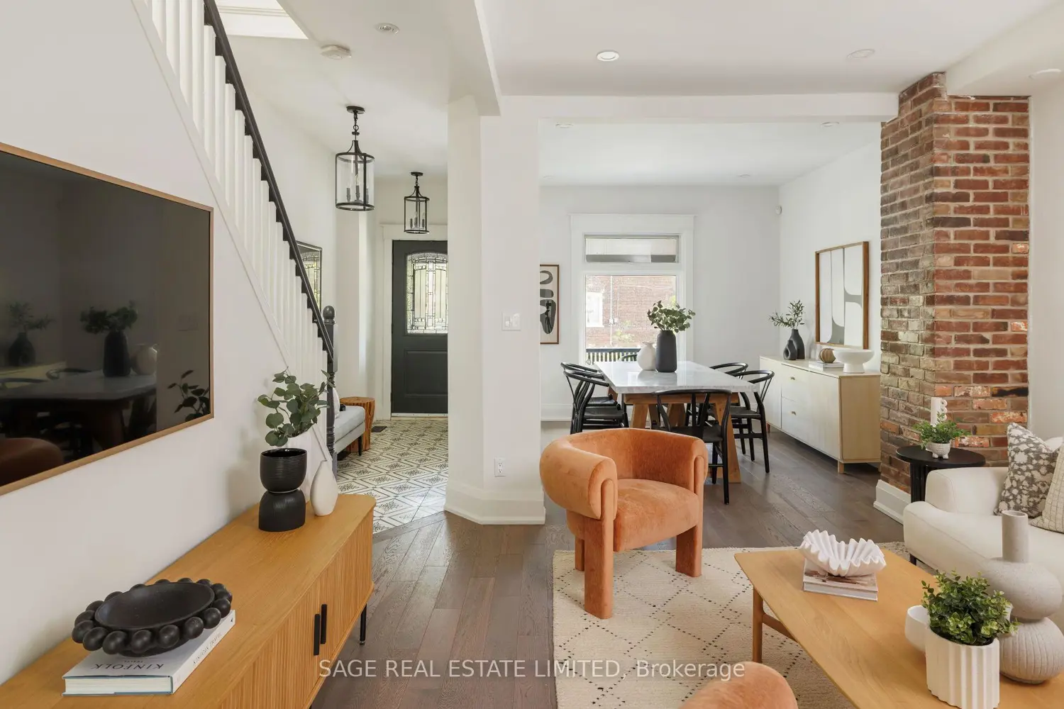 108 Dewhurst Boulevard photo 4