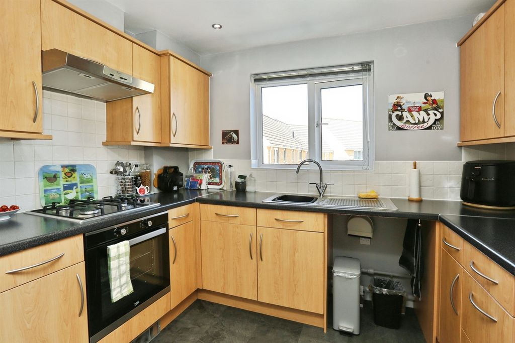 Additional image 5 of 2 bed flat for saleDeer Walk, Hedge End, Southampton SO30
