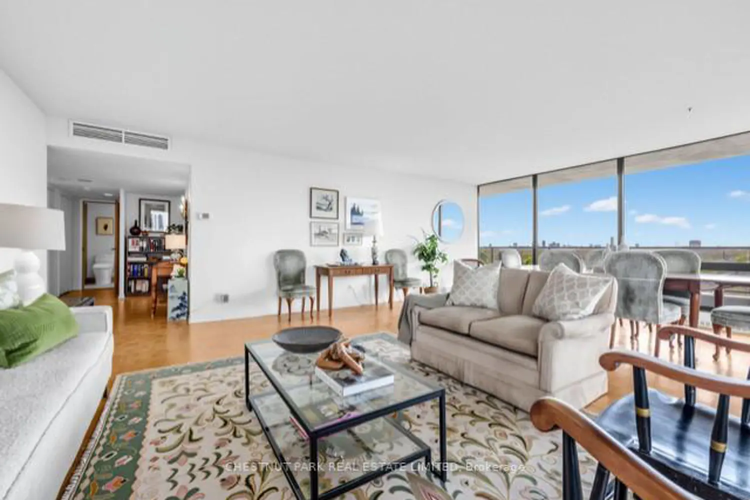 20 Avoca Avenue 1404 photo 5