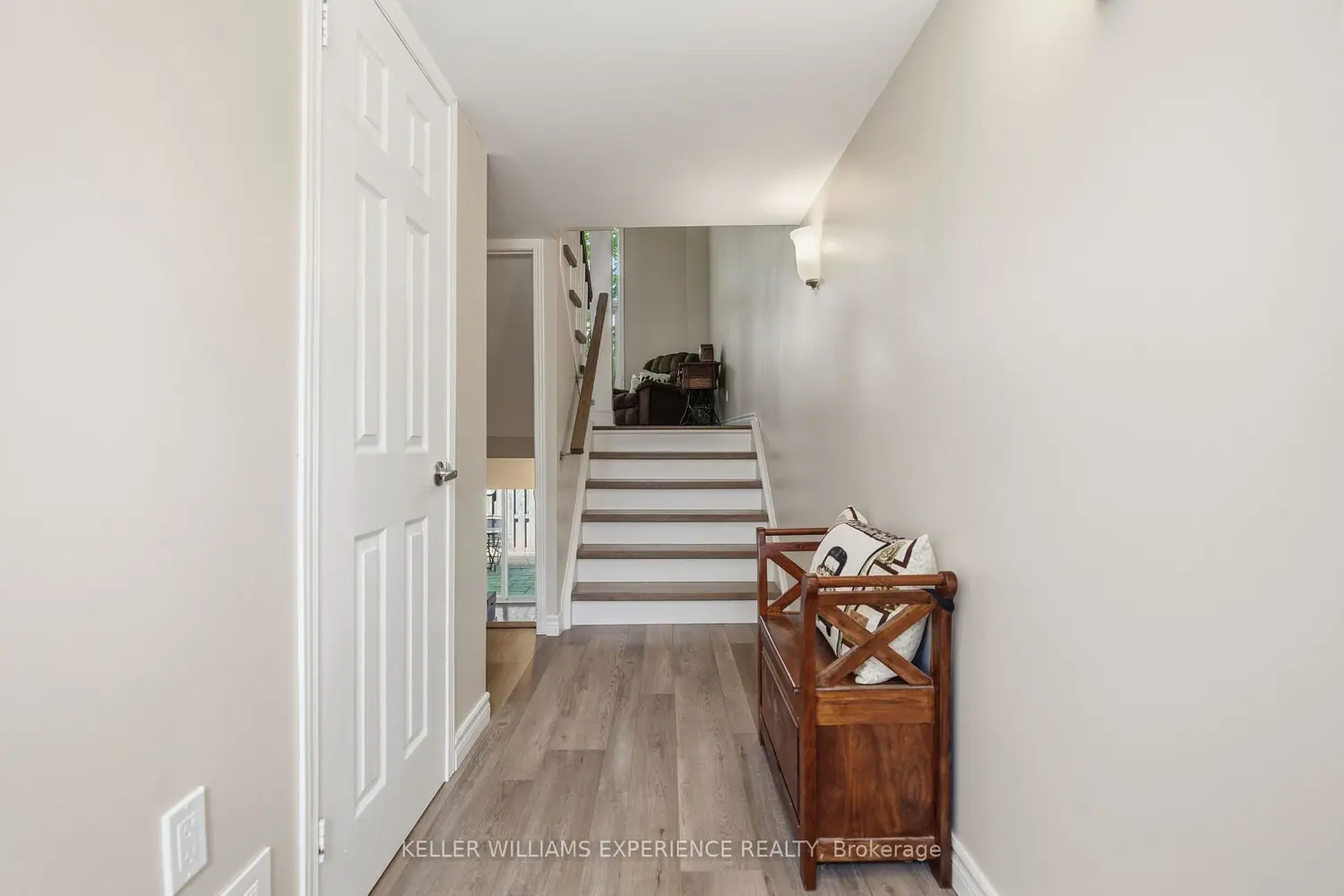 Additional image 3 of 246 Tupper Boulevard 8